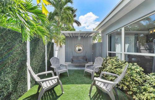 Coral Heights Casa | 5 mins to Beach Pool & Tiki Hut BBQ