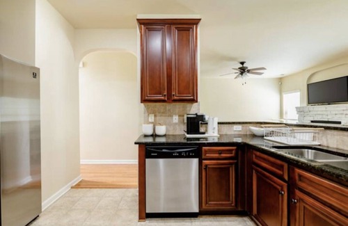 Phenix City Casa | 5 mins to Downtown Columbus & 20 to Fort Moore - Private Bathroom and Bedroom