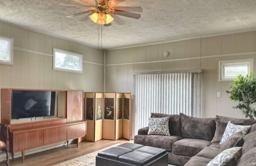 Pine Forest Casa | 5 mins to Ft Liberty in Spring Lake