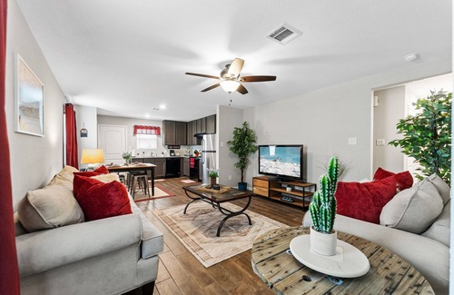 Willis Casa | 5 Mins to Lake Conroe & I-45, Unwind & Explore