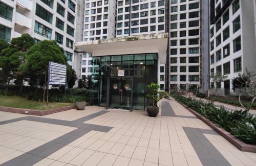 Kempas Apartamento | 5 mins to MidValley Netflix 3Bedroom
