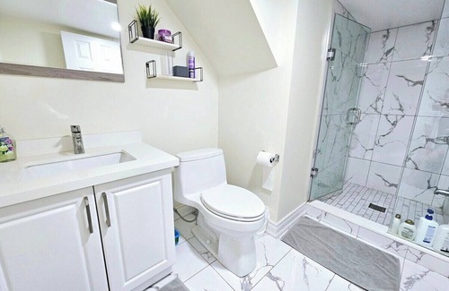Trinity - Bellwoods Casa | 5 MINS WALK TO TRINITY BELLWOOD PARK! 2 bedroom downtown Toronto