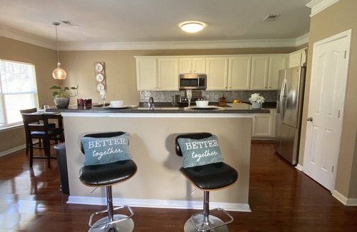 Charlotte Casa | 5 minute drive to UNCC, Motor Speedway & PNC Music