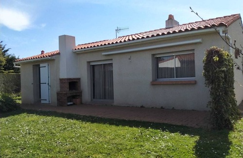 La Tranche-sur-Mer Villa | 5-minute walk from the beach, quiet villa with garden. Home sweet home!