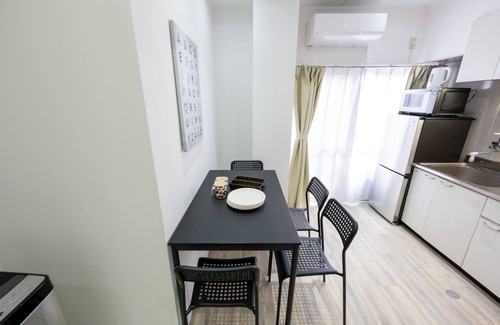 Yotsuya Apartamento | 5-minute walk from Yotsuya Station in Shinjuku-ku, close to Shinjuku Gyoen Garden, can accommodate 6 people/ 3 beds, keep luggage ok, free Wi-Fi