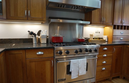 Gloucester Casa | 5 minute walk to Beach, Stage Fort Park, and Gloucester Promenade!