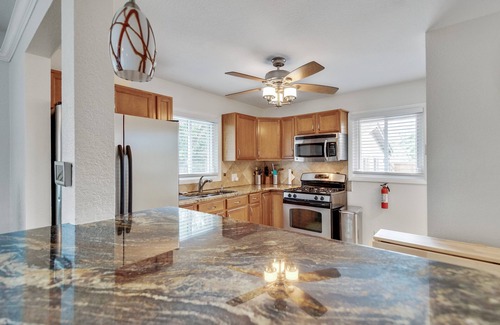 Ferndale Casa | 5 Minute walk to Downtown Ferndale!!