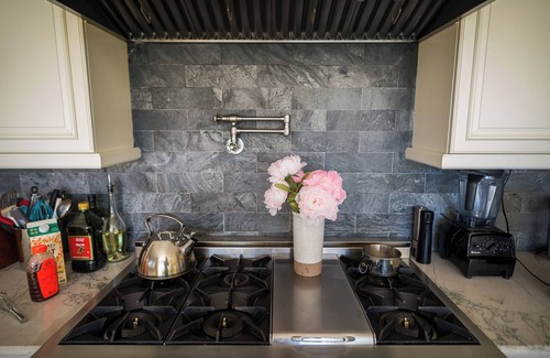 Cloverdale Casa | 5 minutes away from Safari Park Family sized home Located in gated community