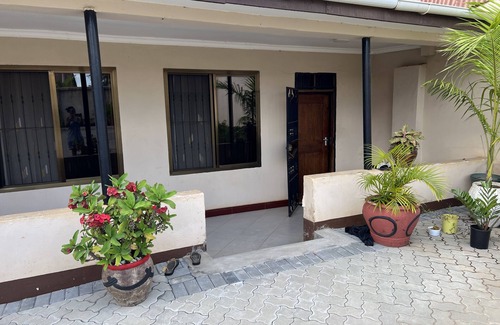 Kijitonyama Apartamento | 5 minutes drive ti Mlimani City Shopping Mall. Family sized close to the road