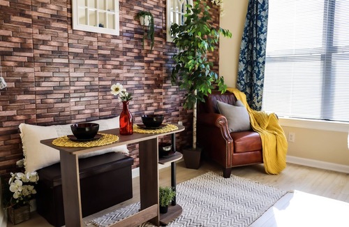 West End Condominio | 5 minutes from Downtown Atlanta, cottage styled condo high rise!