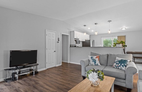 Cape Carteret Casa | 5 minutes from Emerald Isle Beach!