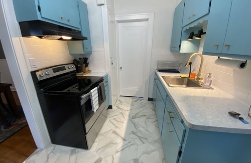 Parma Casa | 5 minutes from major highways, close to EVERYTHNIG!