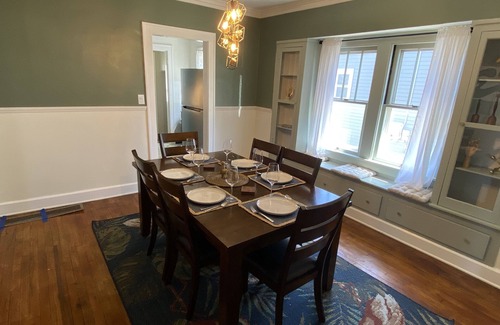 Parma Casa | 5 minutes from major highways, close to EVERYTHNIG!