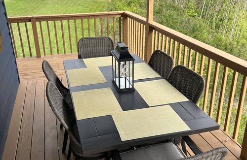 Byrdstown Casa | 5 minutes from Sunset Marina on Dale Hollow Lake. The Blue Bungalow!