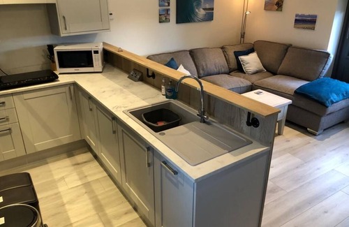 Haverfordwest Cabaña | 5 minutes from the beach, centraly located, country side views