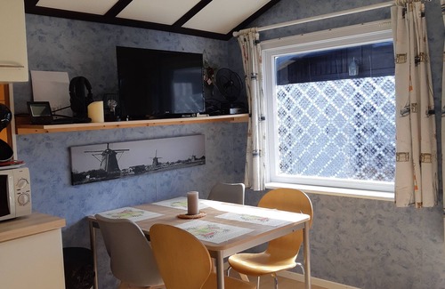De Haan Chalet De Esquí | 5 minutes from the beach, campsite, very quiet