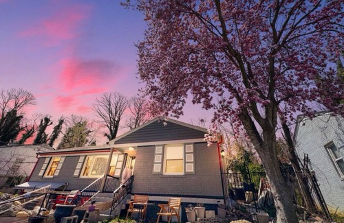 Hillcrest Heights Casa | 5 minutes from Washington DC 3 bedrooms 2 bath single family home with driveway