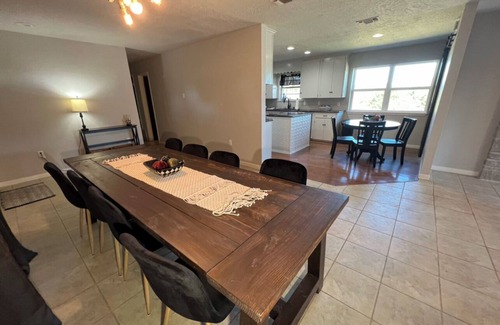 Myra Casa | 5 minutes from winery! Spacious home with pool & hot tub!