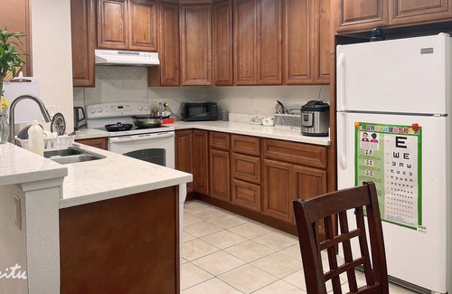 Warm Springs District Condominio | 5 minutes to 880, near Hi-tech Tesla, walking distance to shopping