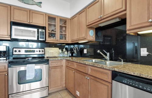 Seagrove Beach Condominio | 5 Minutes to Beach - Large Complex Pool