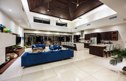El Ocotal Casa | A 5 MINUTOS DE LA PLAYA! Dazzling Luxury Hilltop Estate w / MASSIVE Oasis al aire libre!