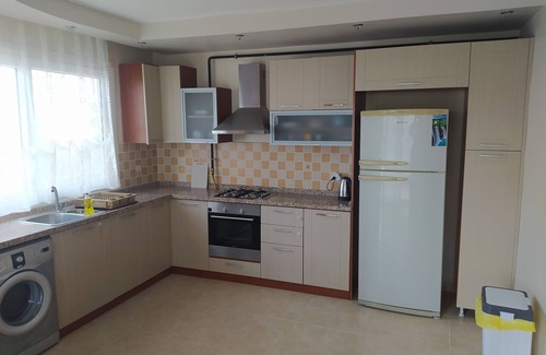 Mezetli Apartamento | 5 minutes to Beach. Peaceful City Center 3 BR Family Flat with Park view.