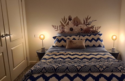 Red Head Casa | 5 minutes to beaches park & beach walks pet friendly
