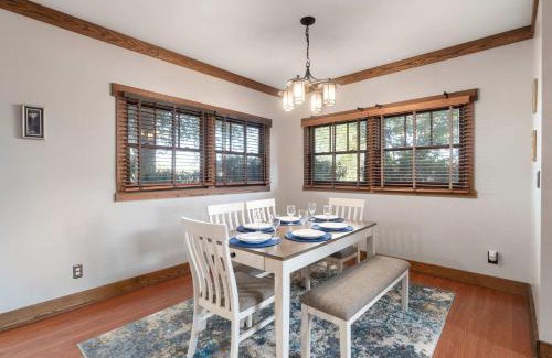 Clarksville Casa | 5 Minutes to Campbell - Clarksville Craftsman