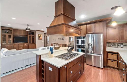 Clarksville Casa | 5 Minutes to Campbell - Clarksville Craftsman
