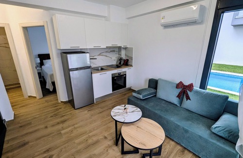Paralia Ofryniou Apartamento | 5 minutes to the beach! Cozy vacation retreat with a pool! Fully equipped flat