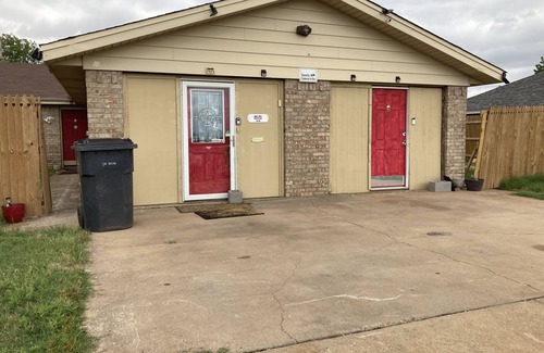 Wichita Falls Apartamento | 102-A 2 Bedroom 1 Bath apartment room