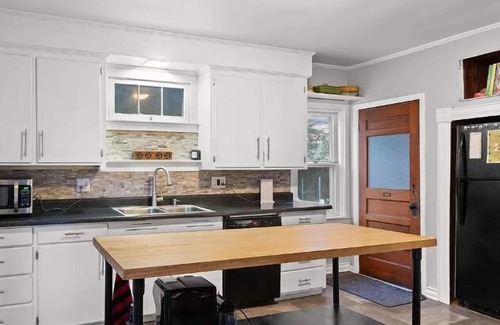 Northfield Casa | 5 minutes to Norwich University. Charming, family friendly Vermont home