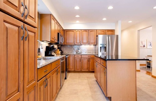 Gansevoort Casa | 5 Minutes to Saratoga spacious 5 bedroom home