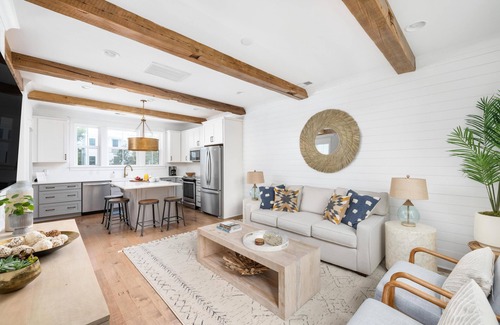 Old Village Casa | 5 Minutes to Sullivan's Island or Shem Creek!