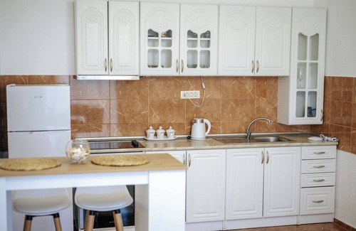 Dobra Voda Apartamento | 5 minutes to the beaches and nice restaurants ! Family apartment w/sea view.