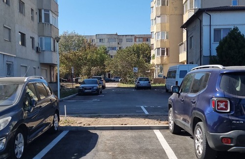 Saturn Apartamento | 5 minutes to the beach! Family sized apartment with a nature park view.