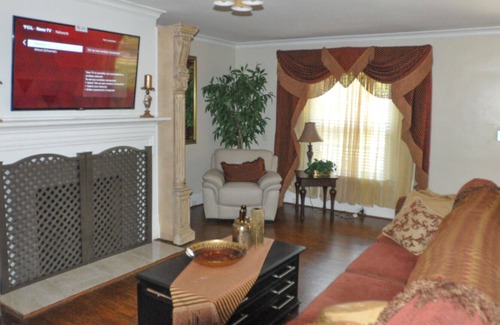 Wesley Heights Casa | A 5 minutos de la zona residencial de Charlotte: una gran estadía para vacaciones, reuniones y eventos en la ciudad