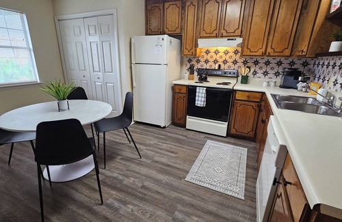 Valdosta Apartamento | 5 Minutes to VSU, I-75 & Restaurants! Sleeps 6 w/ 2 Full Baths- Family Friendly