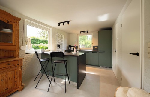 Wolphaartsdijk Casa | 5 Minutes' walk from beach on Lake Veere, child-friendly, spacious, enclosed garden, dog welcome