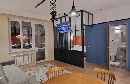 Almaty Apartamento | 5 minutes walk to the Mega Center.