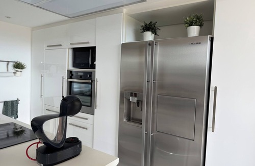 La Bocca Nord Apartamento | 5 mm from the sea! Luxury air-conditioned accommodation, sea view, swimming pool, tennis court.
