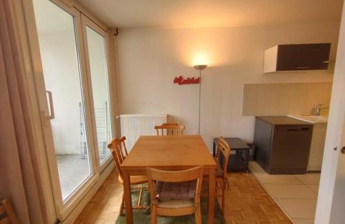 Gambetta Apartamento | 5 mn (450 m) walk Metro/La Defense/Netflix/Parking