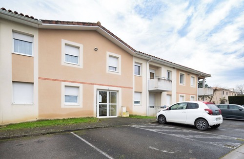 Fronton Apartamento | 5 Mn from the village of Fronton Apartment in a secure residence