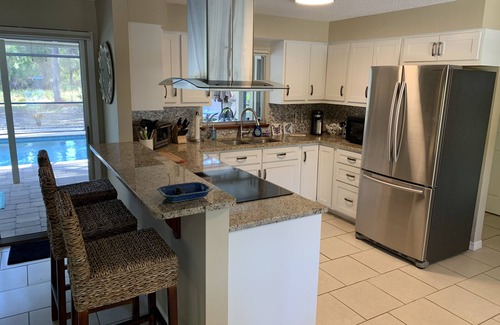 Englewood Casa | 5 O'Clock Somewhere - screened in private pool - 2/2 with 3 beds