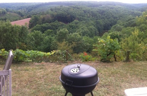 Vieux-Chateau Cabaña | 5-person gites with Jaccuzzi access at the Maison d'Hôtes