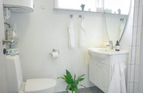 Havnsø Casa | 5 person holiday home in Føllenslev-By Traum