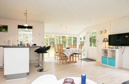 Sundstrup Casa | 5 person holiday home in Højslev