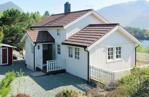 Ulstein Municipality Casa | 5 person holiday home in GURSKØY