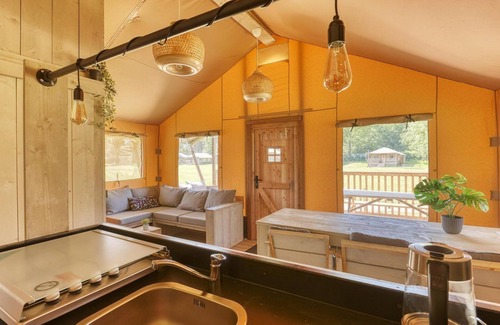Zeewolde Casa | 5-person Lodge with its own kitchen, bathroom and hotel-quality beds