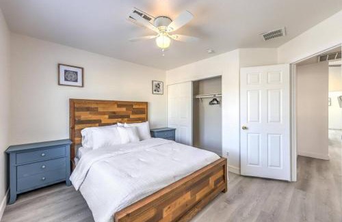 North Las Vegas Casa | 5 queen beds/Free Streaming/Wi-Fi/Tv's/Coffee